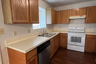 724 Ballard St, Cedar Hill, TX 75104 - Photo 5