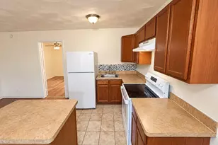211 Skyway Dr, Euless, TX 76040 - Photo 9