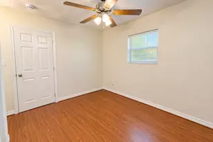 211 Skyway Dr, Euless, TX 76040 - Photo 13