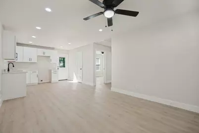 2711 Springdale Street, Dallas, TX 75210 - Photo 9