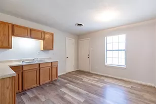 225 N Bowie Dr, Abilene, TX 79603 - Photo 7