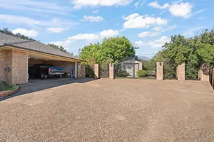 1605 Heather Ct, Cleburne, TX 76033 - Photo 17