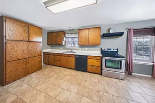 560 Green Acres Rd, Weatherford, TX 76088 - Photo 9