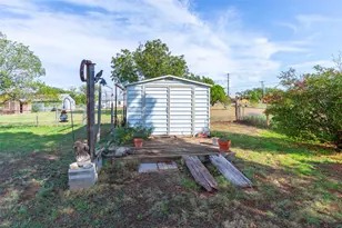 245 Concho St, Tye, TX 79563 - Photo 37