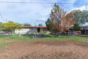 245 Concho St, Tye, TX 79563 - Photo 3
