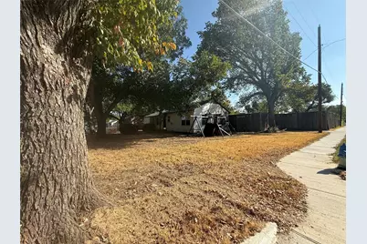 1800 Cottonwood Road, Carrollton, TX 75006 - Photo 9