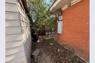 8109 Burroaks Drive, Dallas, TX 75217 - Photo 27