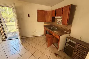 8109 Burroaks Dr, Dallas, TX 75217 - Photo 7