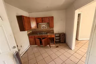 8109 Burroaks Dr, Dallas, TX 75217 - Photo 19