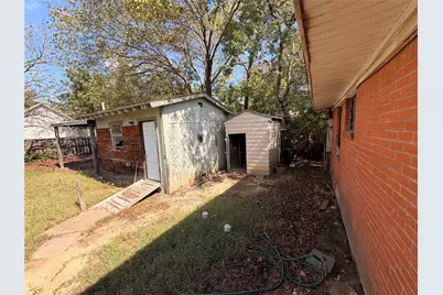 8109 Burroaks Drive, Dallas, TX 75217 - Photo 21