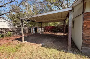 8109 Burroaks Dr, Dallas, TX 75217 - Photo 23