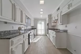 16353 Lauder Ln, Dallas, TX 75248 - Photo 19