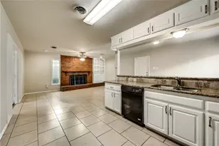 1601 Larkspur Dr, Arlington, TX 76013 - Photo 3