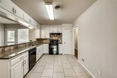 1601 Larkspur Drive, Arlington, TX 76013 - Photo 7