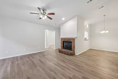 4213 Phoenix Drive, Carrollton, TX 75010 - Photo 7