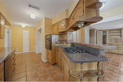 707 N Oak Cliff Boulevard, Dallas, TX 75208 - Photo 13