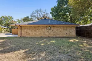 1501 Schumac Ln, Bedford, TX 76022 - Photo 25