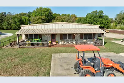 1212 S Washington Street, Pilot Point, TX 76258 - Photo 1