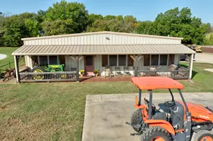 1212 S Washington St, Pilot Point, TX 76258 - Photo 1