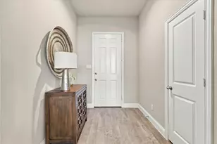 915 Timber Ridge Dr, Justin, TX 76247 - Photo 3