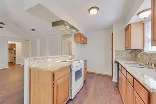 806 Wind Brooke Dr, Arlington, TX 76001 - Photo 13