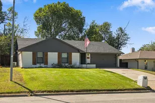 2205 Sierra Dr, Grapevine, TX 76051 - Photo 3
