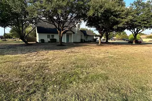 1151 Azalea Ln, Waxahachie, TX 75165 - Photo 3