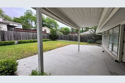9551 Highedge Drive, Dallas, TX 75238 - Photo 35