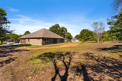 1594 E Springcrest Circle, Lancaster, TX 75134 - Photo 27