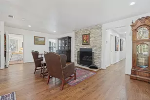 447 W Colorado Blvd, Dallas, TX 75208 - Photo 11