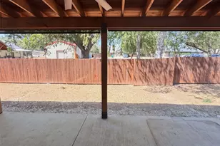 402 N Race St, Tioga, TX 76271 - Photo 15