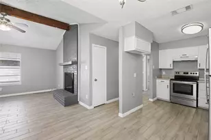7726 Jennifer Ln, North Richland Hills, TX 76182 - Photo 9