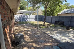421 Allencrest Dr, White Settlement, TX 76108 - Photo 15