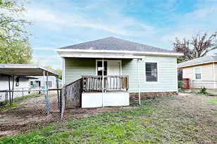 507 Orchard St, Bowie, TX 76230 - Photo 25