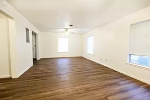 507 Orchard St, Bowie, TX 76230 - Photo 9