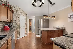 4948 Shady Oak Trail, Grand Prairie, TX 75052 - Photo 9
