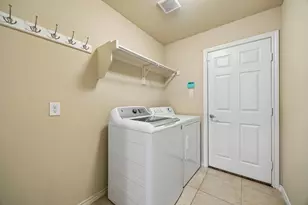 504 Valencia Dr, Arlington, TX 76002 - Photo 13