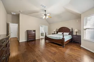 504 Valencia Dr, Arlington, TX 76002 - Photo 7