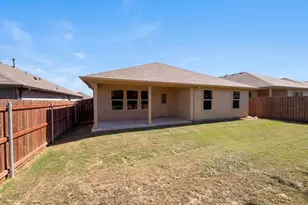 517 Bronze Cir W, Springtown, TX 76082 - Photo 5