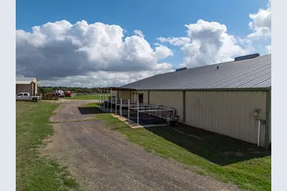 4425 County Road 424, Cleburne, TX 76031 - Photo 11