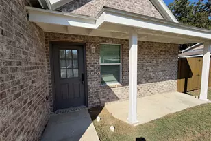 501 E 15th St, Bonham, TX 75418 - Photo 3