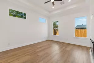 921 Woodcrest Dr, Lancaster, TX 75134 - Photo 15