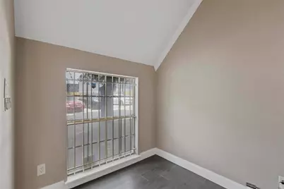 1448 Weiler Boulevard, Fort Worth, TX 76112 - Photo 7