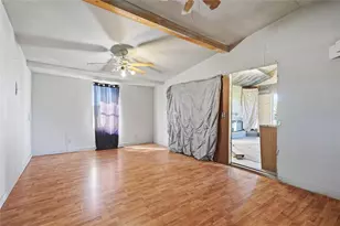 103 Woodland Ct, Springtown, TX 76082 - Photo 13