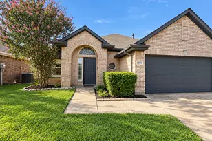 5634 Indian Hill Dr, Arlington, TX 76018 - Photo 1