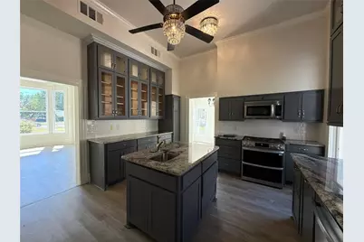 1012 W 3rd Avenue, Corsicana, TX 75110 - Photo 9