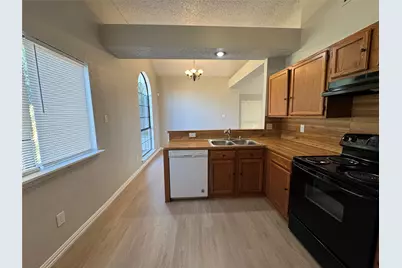 6511 Devine Drive, Arlington, TX 76001 - Photo 9