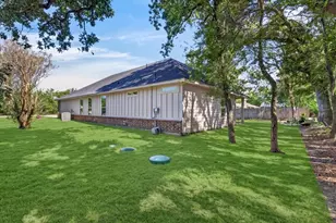 1093 Oak Ridge Dr, Oak Ridge, TX 75160 - Photo 19