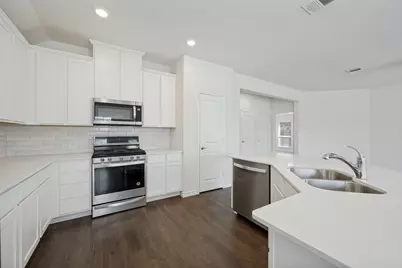 10516 Fountain Gate Street, Aubrey, TX 76227 - Photo 5