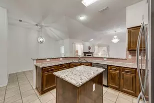 325 Crestview Dr, Arlington, TX 76018 - Photo 5